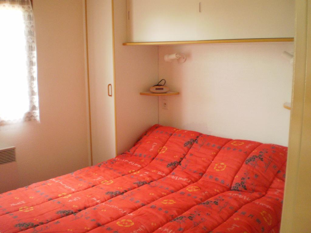 Gite Les Roziers Montmurat Szoba fotó