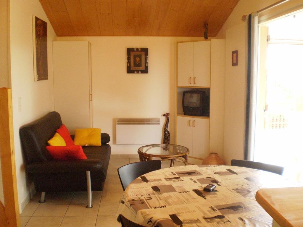 Gite Les Roziers Montmurat Szoba fotó