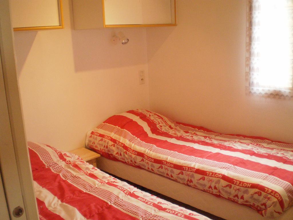 Gite Les Roziers Montmurat Szoba fotó